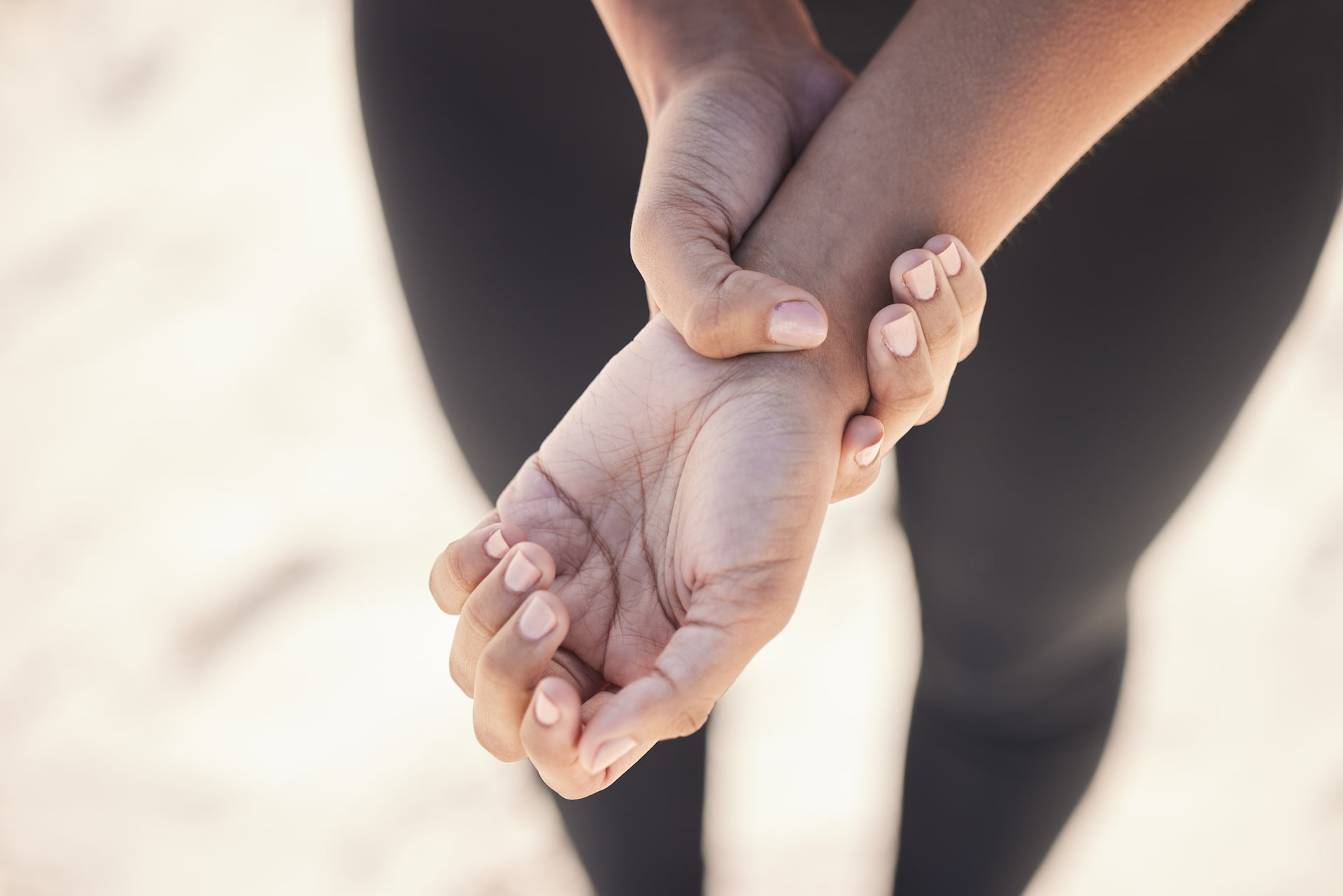 dolores de muñeca causas